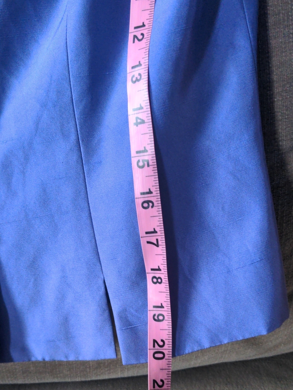 Papell  silk blouse, petite, size 8 , Lavender Blue dressy, fitted - Picture 8 of 11